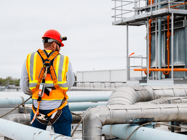 Condenser and heat exchanger cleaning bundled with plant maintenance scope